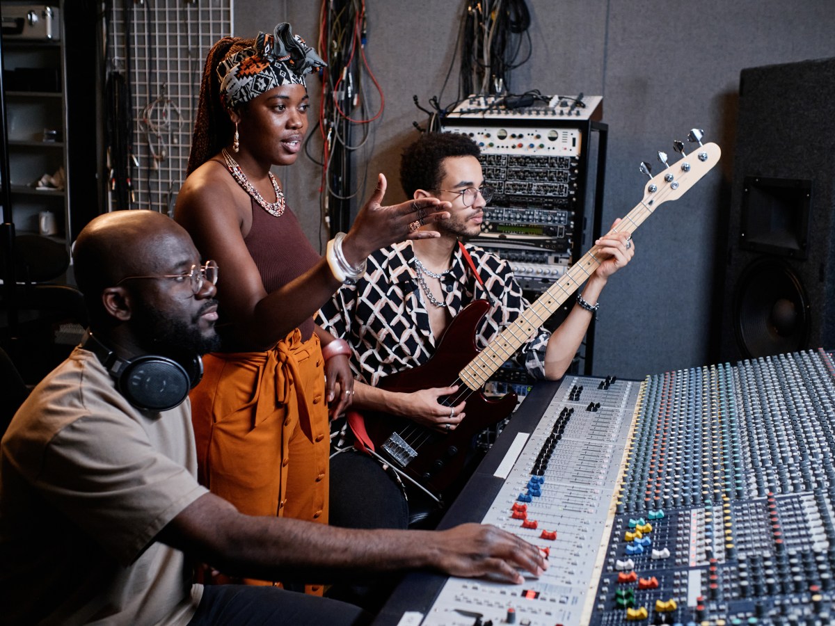 Music Industry Sees Record Profits While U.S. Trade Officials Monitor Piracy&nbsp;Connections